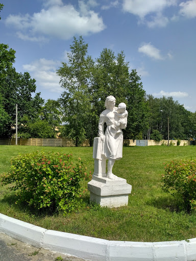 Статуя у Больницы