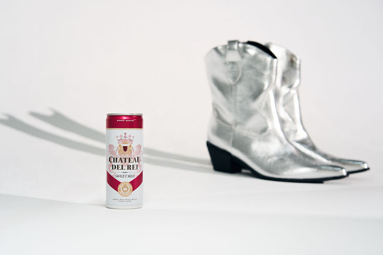 Sweet Red is the latest addition to Chateau Del Rei's stylish collection of sparkling wines in a can.