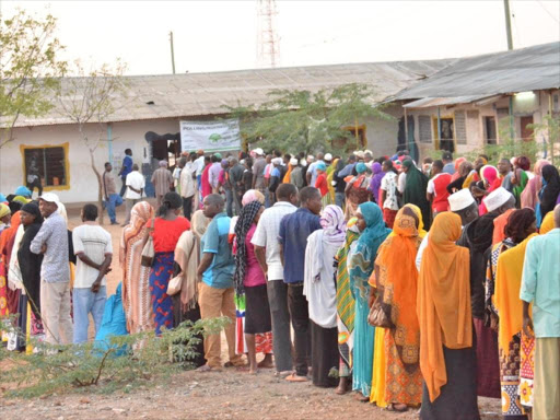 Voters queue at Laza Primary School in Hola Town, Galole constituency in Tana River county, August 8, 2017. /ALPHONCE GARI