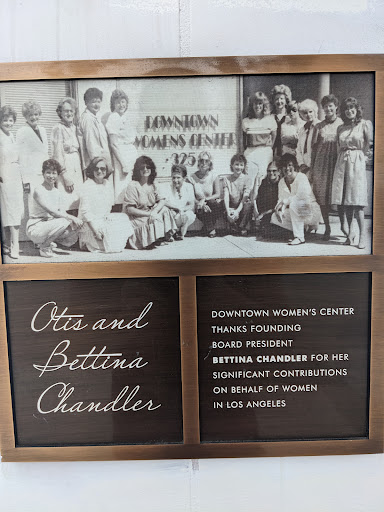 Otis and Bettina ChandlerDOWNTOWN WOMEN'S CENTER THANKS FOUNDING BOARD PRESIDENT BETTINA CHANDLER FOR HER SIGNIFICANT CONTRIBUTIONS ON BEHALF OF WOMEN IN LOS ANGELESSubmitted by: Alex K.