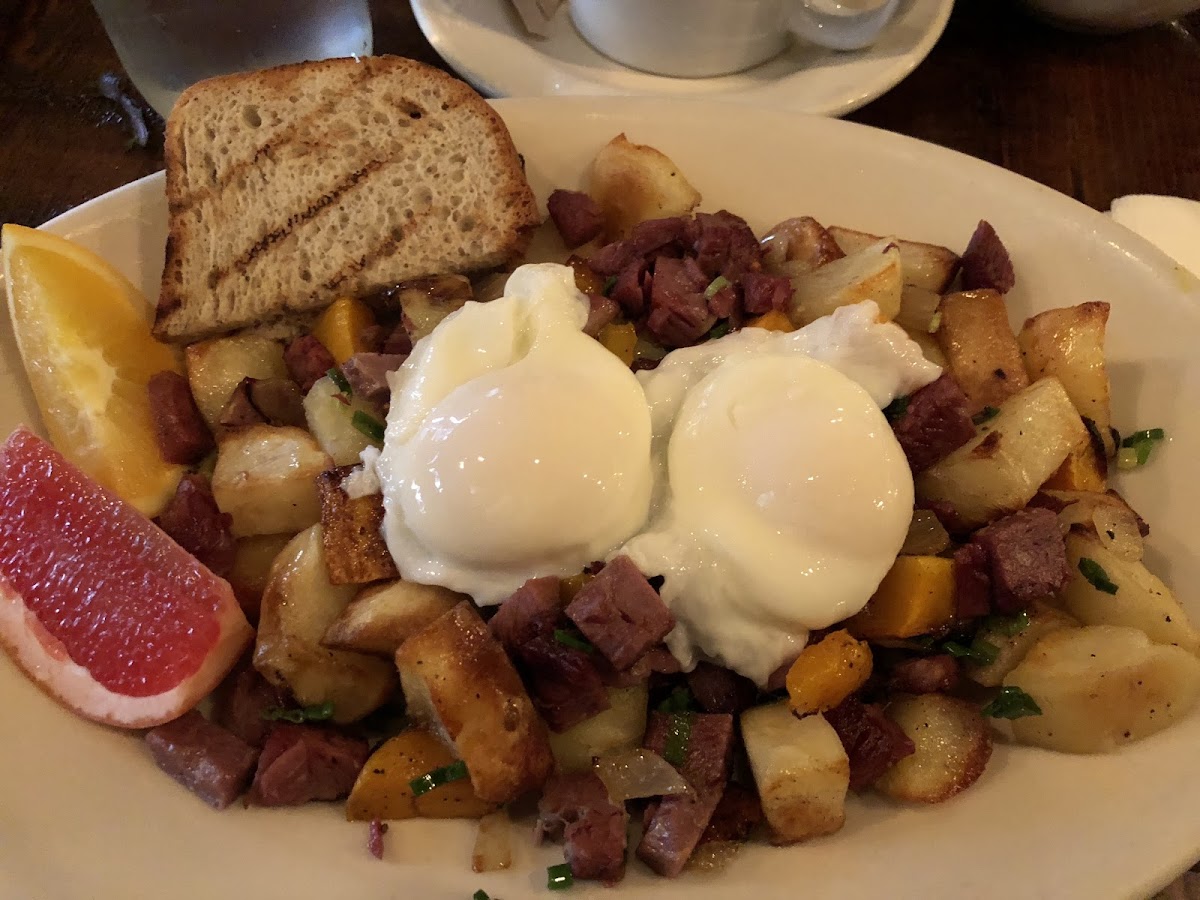 Corned beef hash with gluten free toast