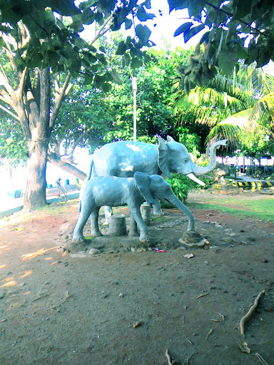 Patung Gajah Labombo