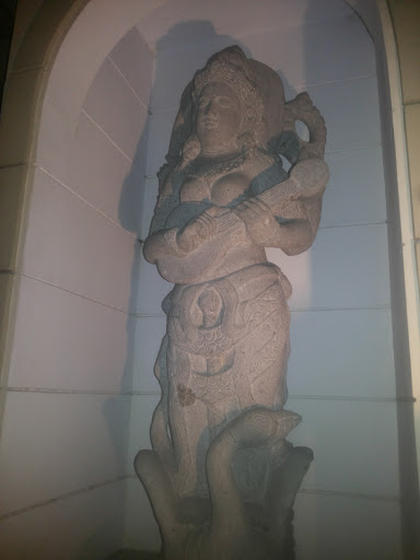 Dewa Punjangga Statue