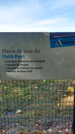 Plaine De Jeux Du Petit Port