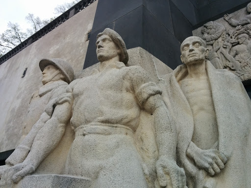 Clermont-Ferrand Monument Aux Morts