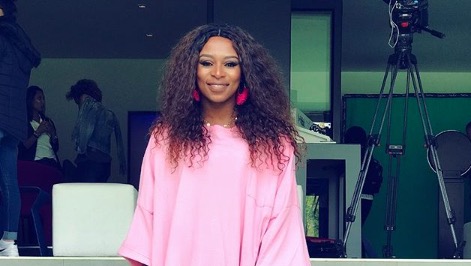 DJ Zinhle's fans are adamant that 'Umlilo' is the best song of the year.