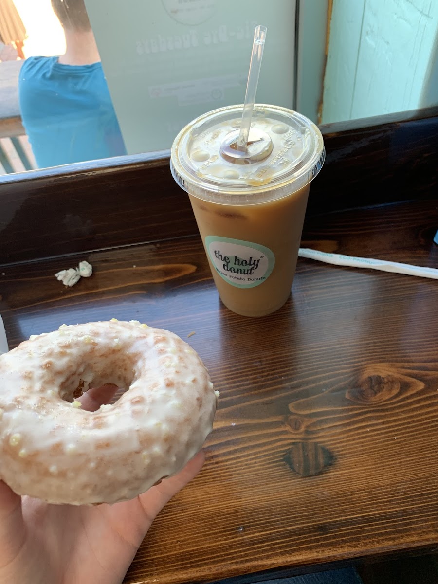 Gluten-free lemon donut + awesome iced coffee (with dairy-free milk options!)