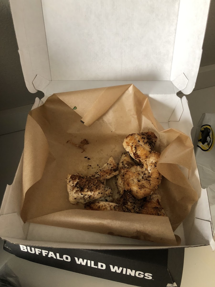 Order was naked boneless wings with vegetables, doesnt look appetizing if i could have eaten it.