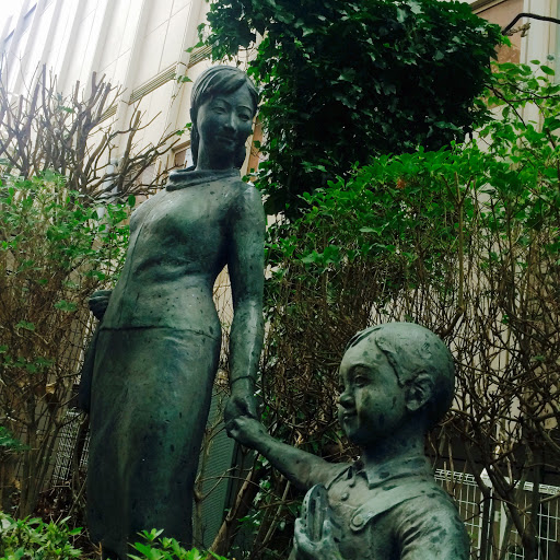 Mother and Child Statue