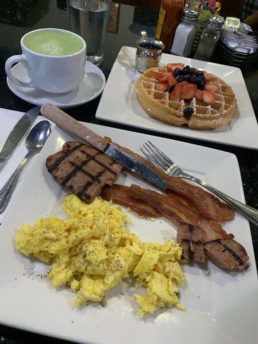 one of my favorite breakfast places, where I have a hard time choosing between a gf waffle or pancakes. fresh, reasonably priced, quick delivery and nice staff.