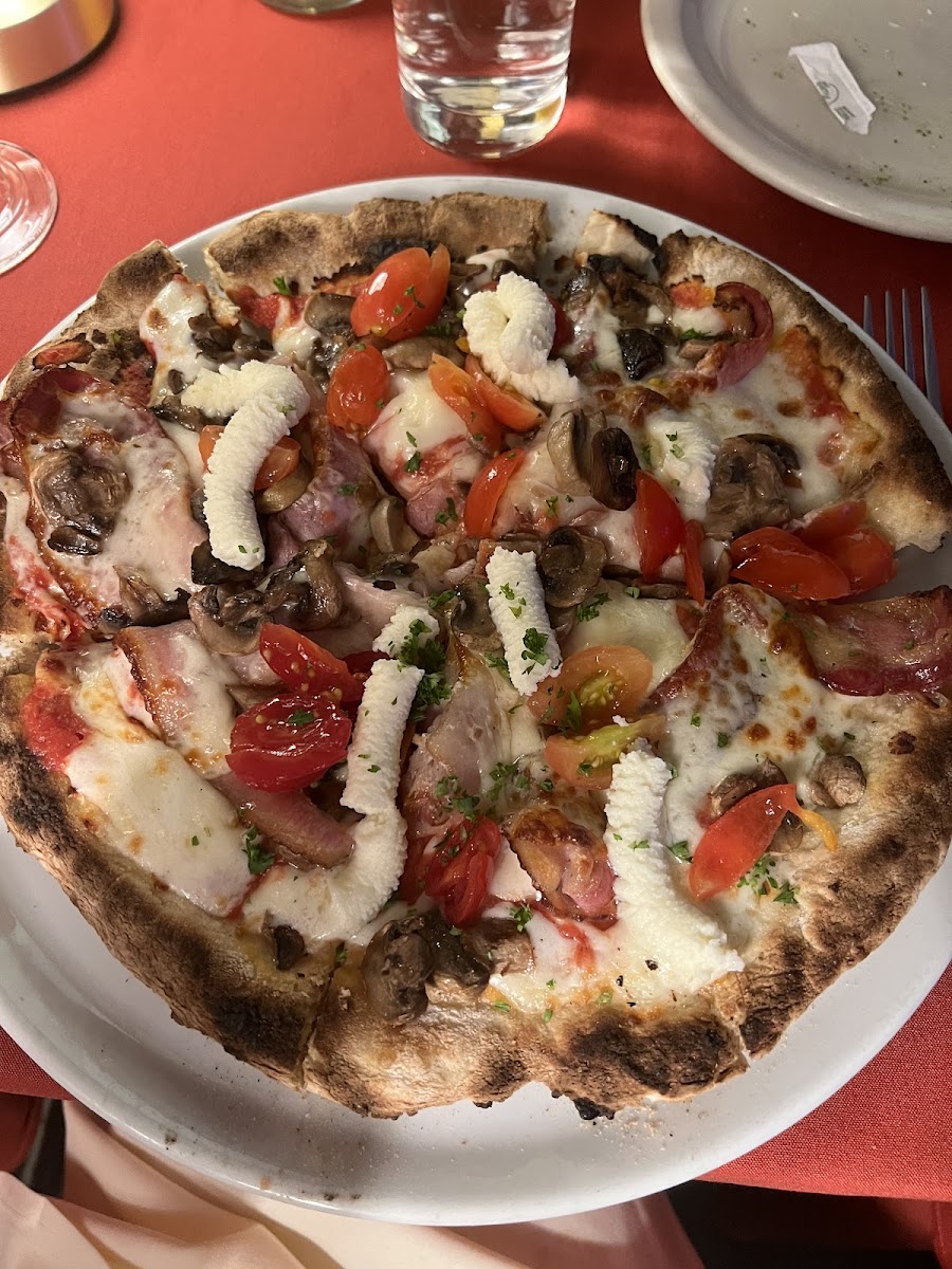 Gluten-Free Pizza at Gioia Eat