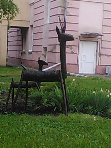 Деревянная скульптура (во двор