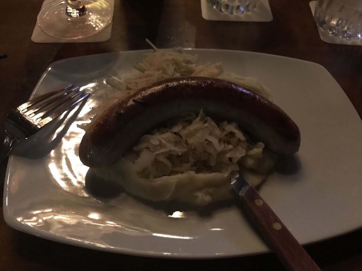 Bratwurst, mashed potatoes, sour kraut. Very tasty.