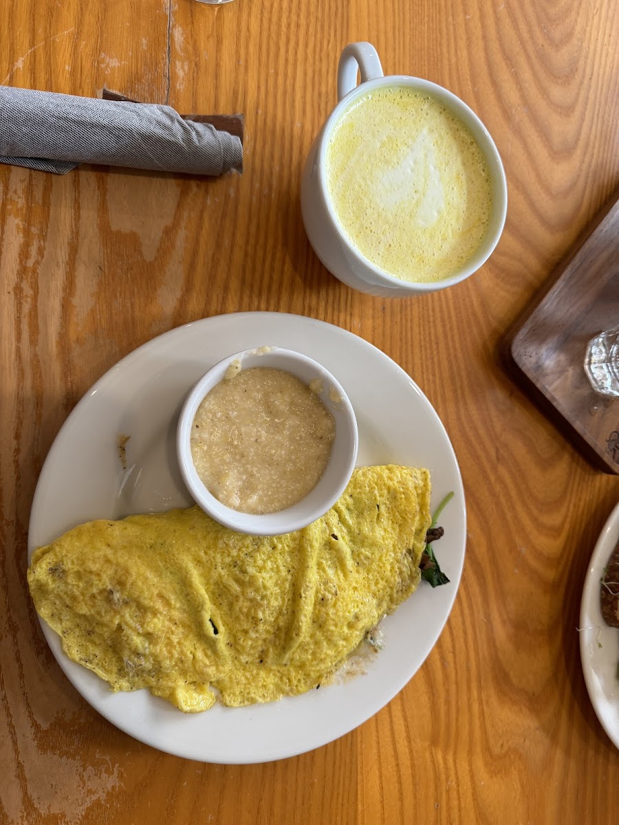 Omelette with Gouda grits and golden milk