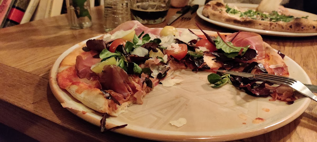 One of the best gf pizza i've ever ate! You can choose a pizza or design your own one :) 20cz extra for gf, sweet resturant, all in all highly recommended pizza!