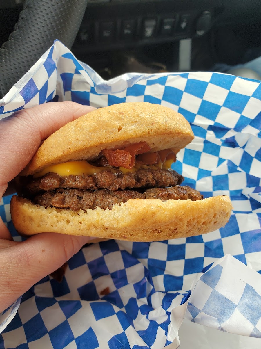Gluten-Free Burgers at Roe-Ann Drive-In