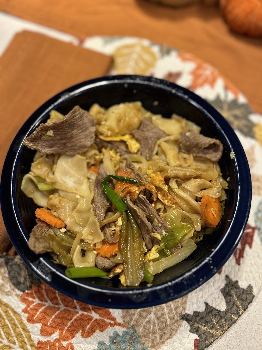 Beef yellow curry noodles