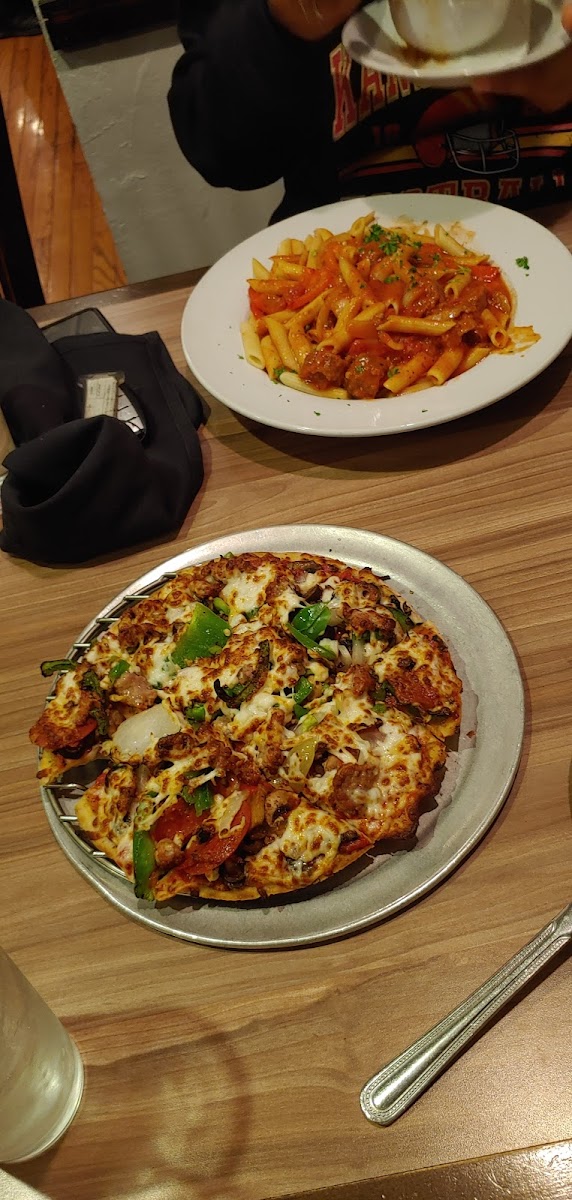 GF deluxe pizza and vegan pasta