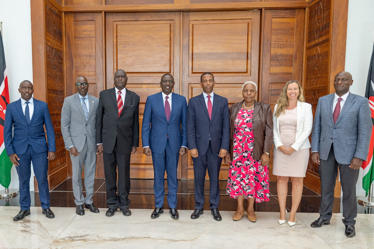 President William Ruto pose for a group photo after receiving the progress report from Chief Mediator of South Sudan peace process Lt Gen (Rtd) Lazarus Sumbeiywo at State House, Nairobi, on May 7, 2024.