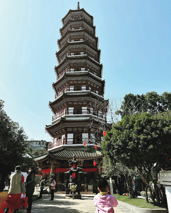 Pagoda at Liu Rong Temple.