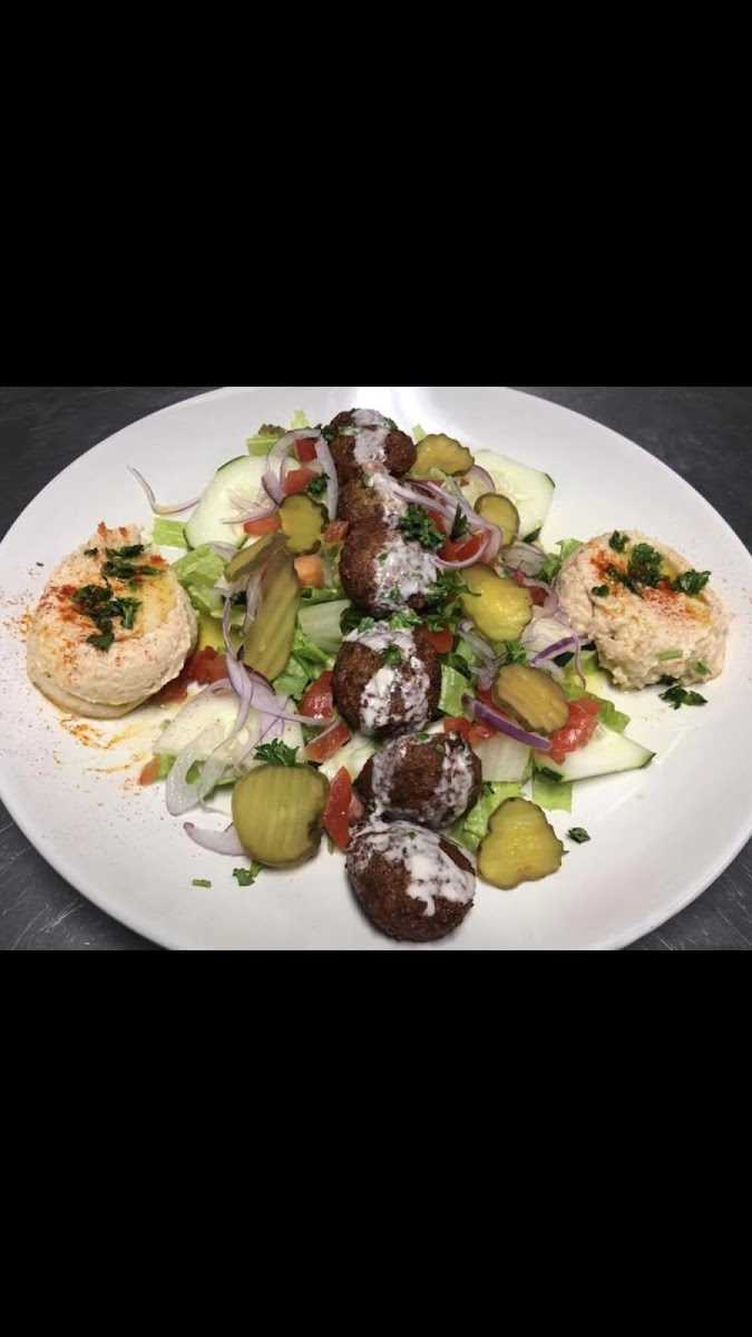 Falafel Salad with Hummus