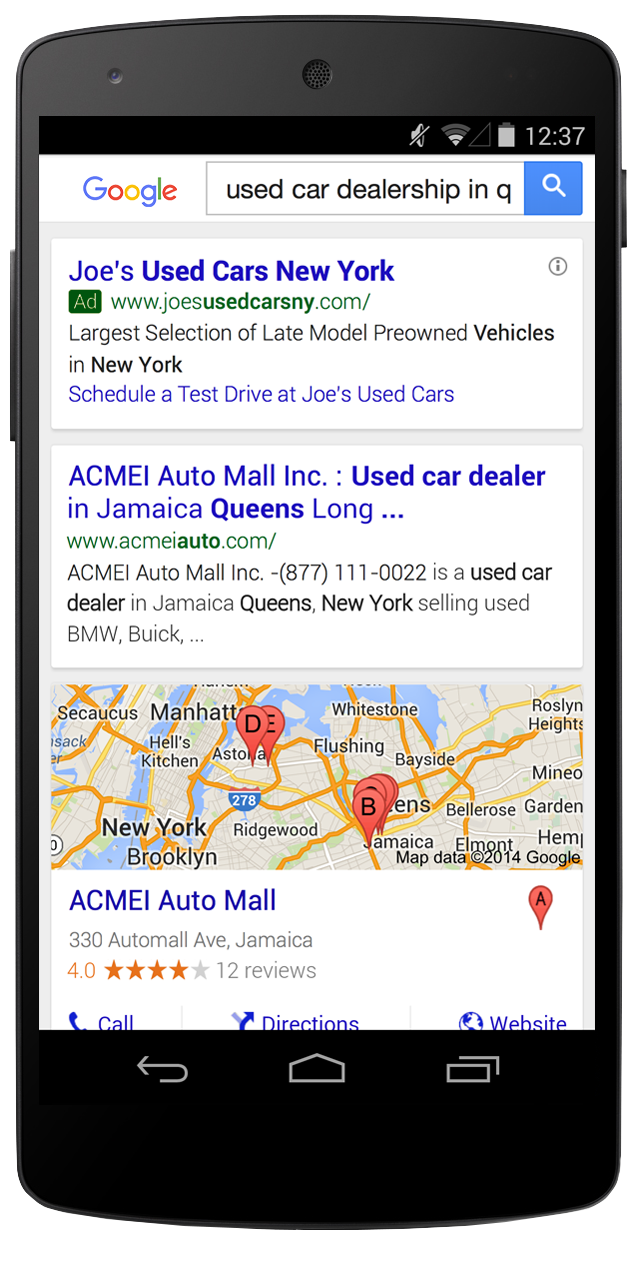Ejemplo de un anuncio con enlaces de sitio dinámicos en un dispositivo móvil