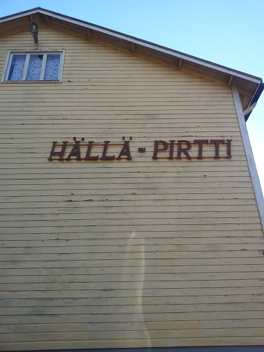 Hällä Pirtti Community Center