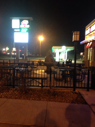 Food Court Fountain