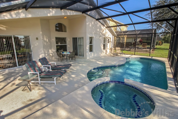 Southwest-facing pool and spa on gated Kissimmee resort of Emerald Island