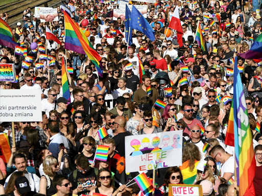 People take part in the annual "Equality Parade" rally of the Lesbian, Gay, Bisexual and Transgender (LGBT) rights supporters in Warsaw, Poland June 3, 2017. /REUTERS