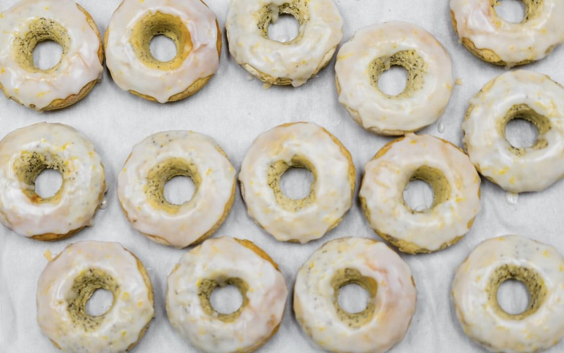 Gluten-free lemon poppyseed donut