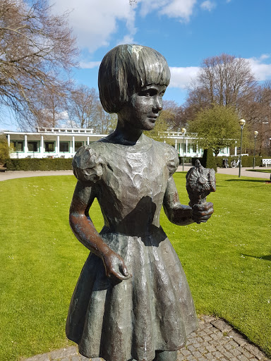 Girl with Flowers 