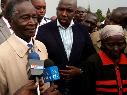 Former powerful minister Nicholas Biwott (L) and Elgeyo Marakwet senator Kipchumba Murkomen at fundraising in Kaptagat, Elgeyo Marakwet county in August 20, 2016. Photo/STEPHEN RUTTO