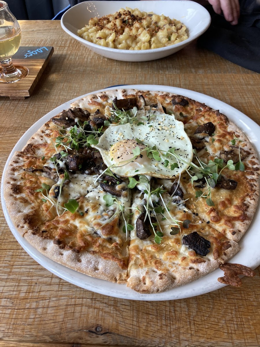 Mushroom flatbread gr!