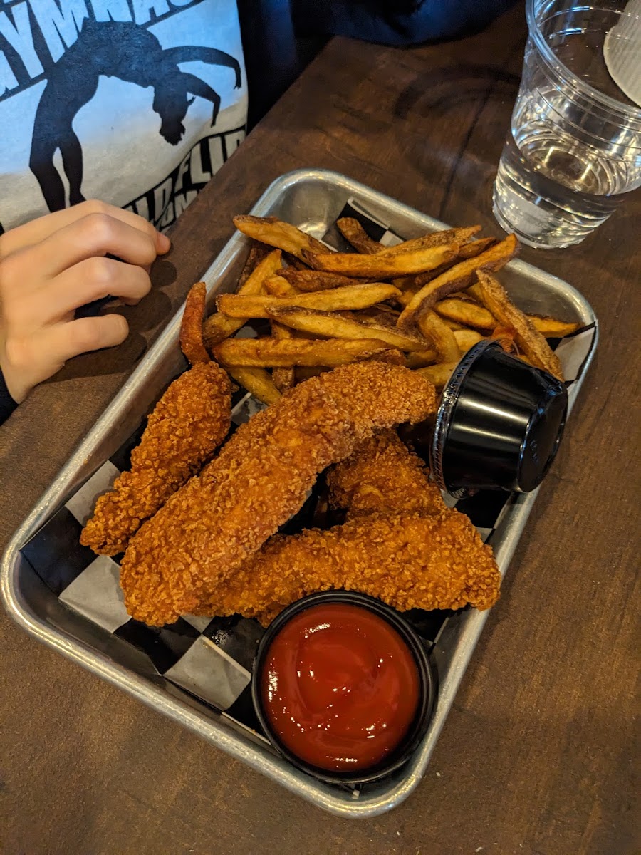 Chicken fingers and fries