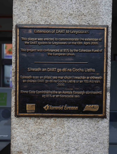 Commemorates the opening of the extension of the electric DART system to Greystones on the 10th April 2000. 85% of the funding came from the European Union's Cohesion Fund. O2912 : Greystones...