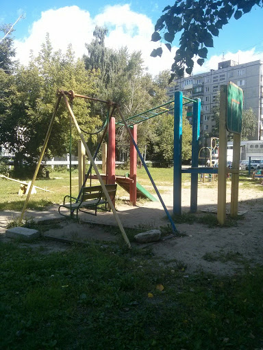 Детская площадка на Белякова