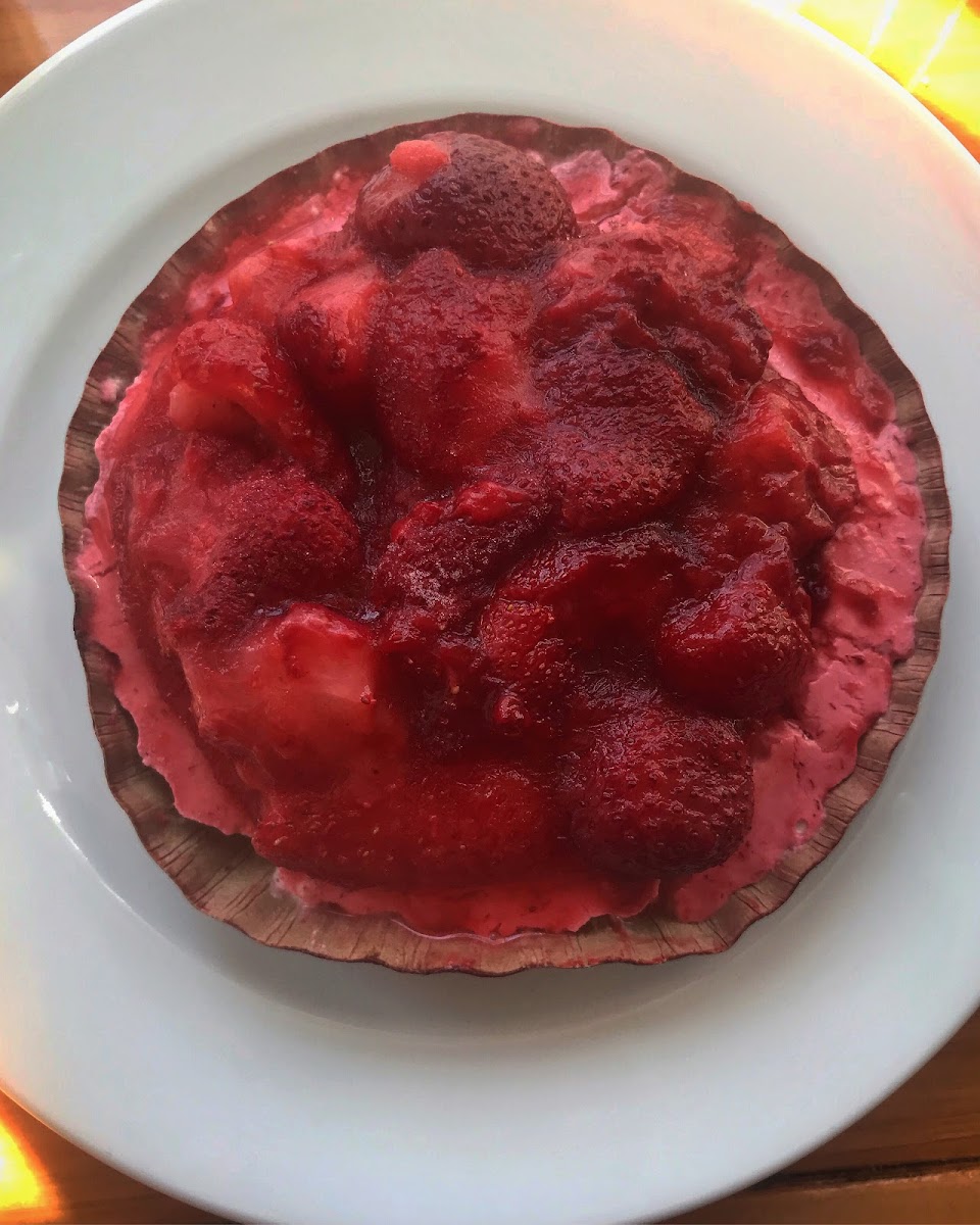 Cheeseless strawberry cheesecake