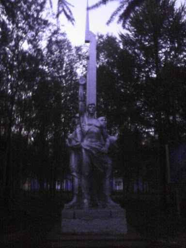 Памятник космонавтам