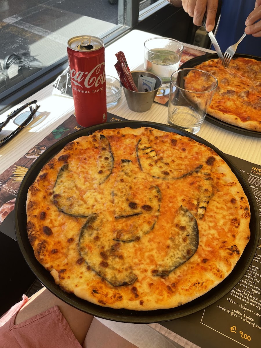 Gluten-Free Pizza at Ristorante Le Due Lanterne