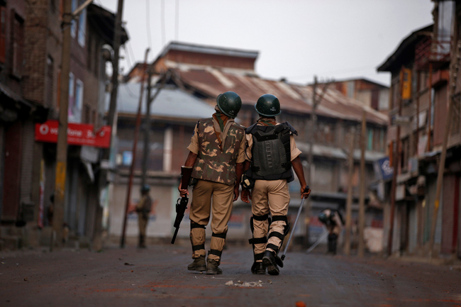 As the Toll Mounts, Local Resentment Against Kashmiri Policemen Grows