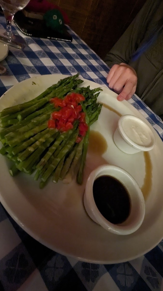 Asparagus with bernaise