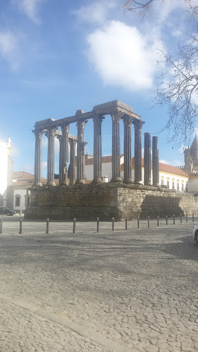Templo Romano, homenagem à Deu