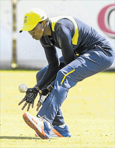 STAGE SET: Proteas Women’s Ayabonga Khaka will be hoping to play a pivotal role when South Africa take on Bangladesh at the Diamond Oval in Kimberley today Picture: GALLO IMAGES