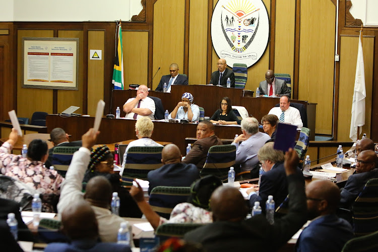 A second Nelson Mandela Bay council meeting, in as many weeks, which was meant to decide on the fate of mayor Athol Trollip descended into chaos on Tuesday.