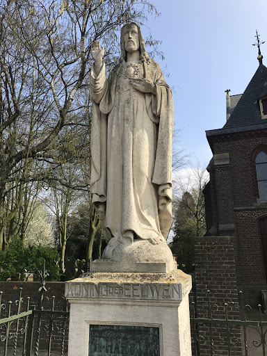 Statue of the Sacred Heart of 