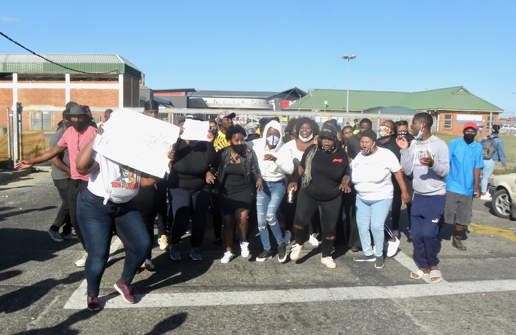 Protesters at the newly renovated Motherwell Shopping Centre in Port Elizabeth claimed people who are not from the area have been hired by shops in the mall.