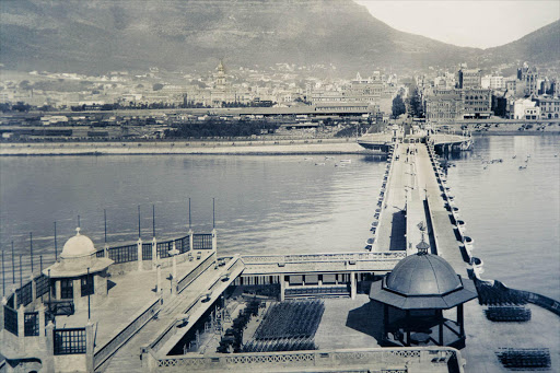 Construction teams working on the expansion of the Cape Town International Convention Centre discovered part of the old Cape Town harbour pier.