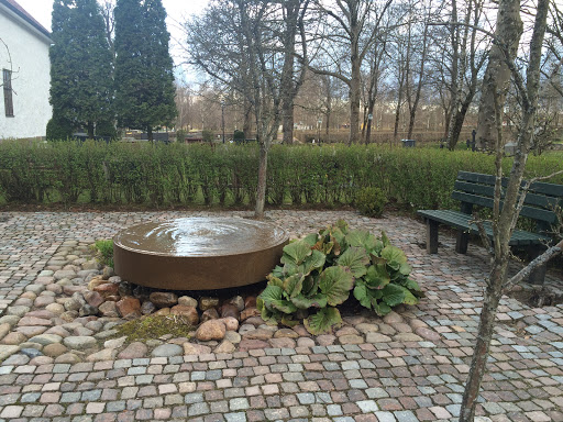 Fontän På Kyrkogården