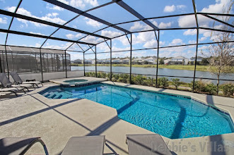 Peaceful west-facing private pool and spa from Bella Vida villa in Kissimmee